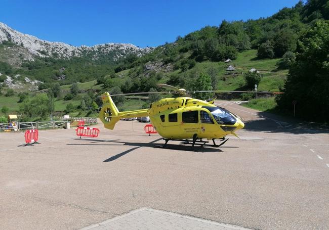 Helicóptero en el que se trasladó a la primera víctima.