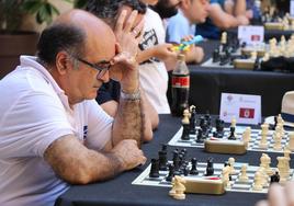 Partidas de ajedrez en el Palacio de los Guzmanes.