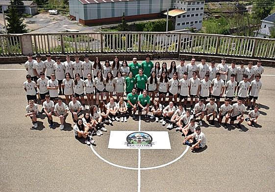 El V Campus de Balonmano Juanín García reúne a 60 chavales de toda España.