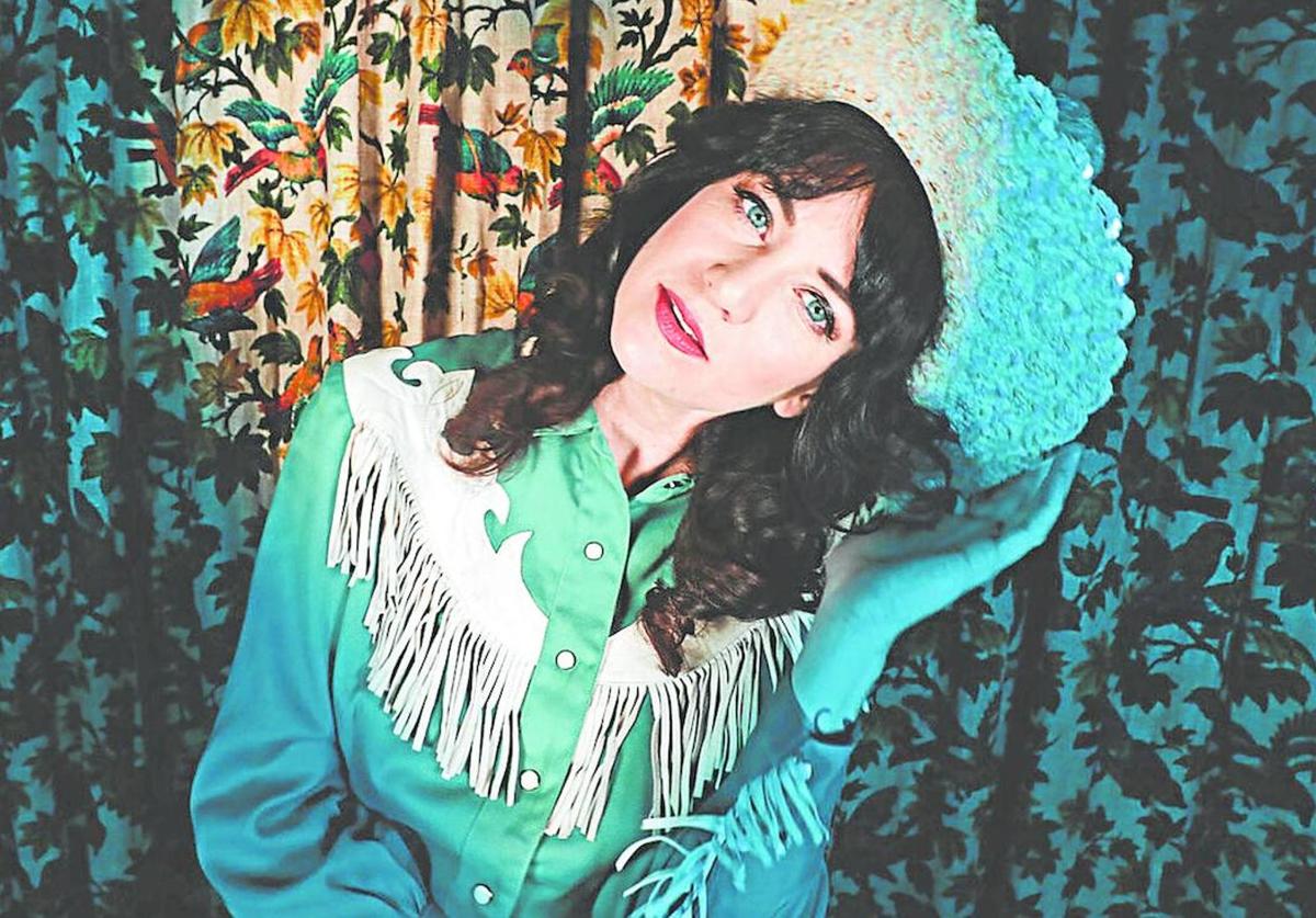 Nikki Lane protagoniza la actividad musical principal de este lunes.