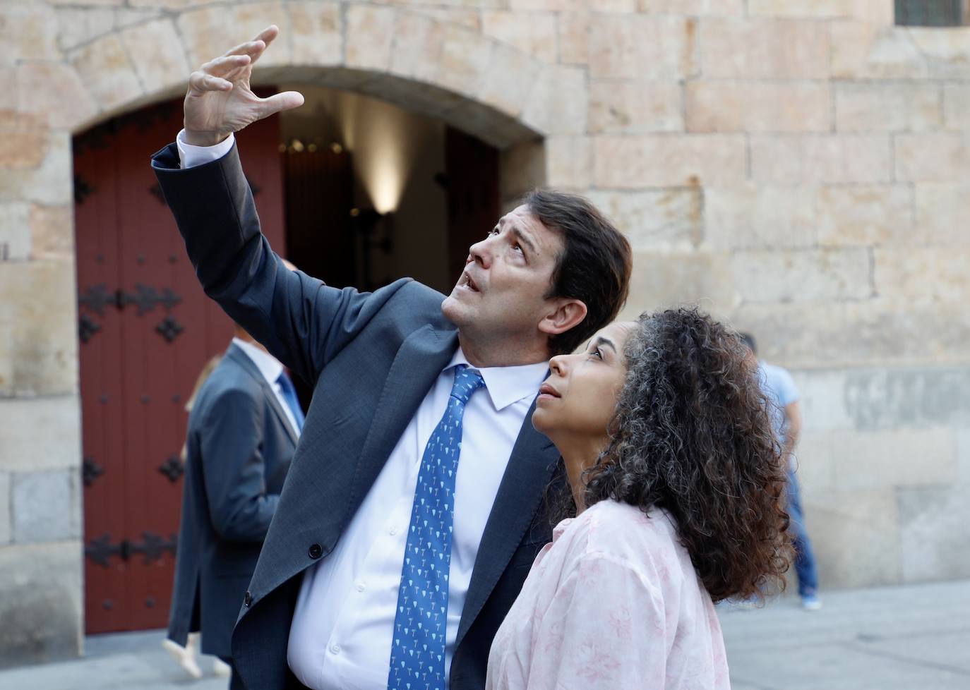 El presidente de la Junta de Castilla y León, Alfonso Fernández Mañueco, mantiene un encuentro con la embajadora de EE. UU. ante España y Andorra, Julissa Reynoso. Solo gráficos al inicio del encuentro.