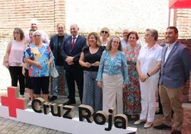 Los nuevos presidentes comarcales de Cruz Roja León en el acto de presentación.