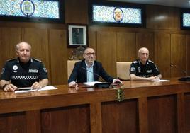 El concejal de Seguridad presentó el Plan de Seguridad de Verano 2023 junto al Intendente y al Mayor de la Policía Local.