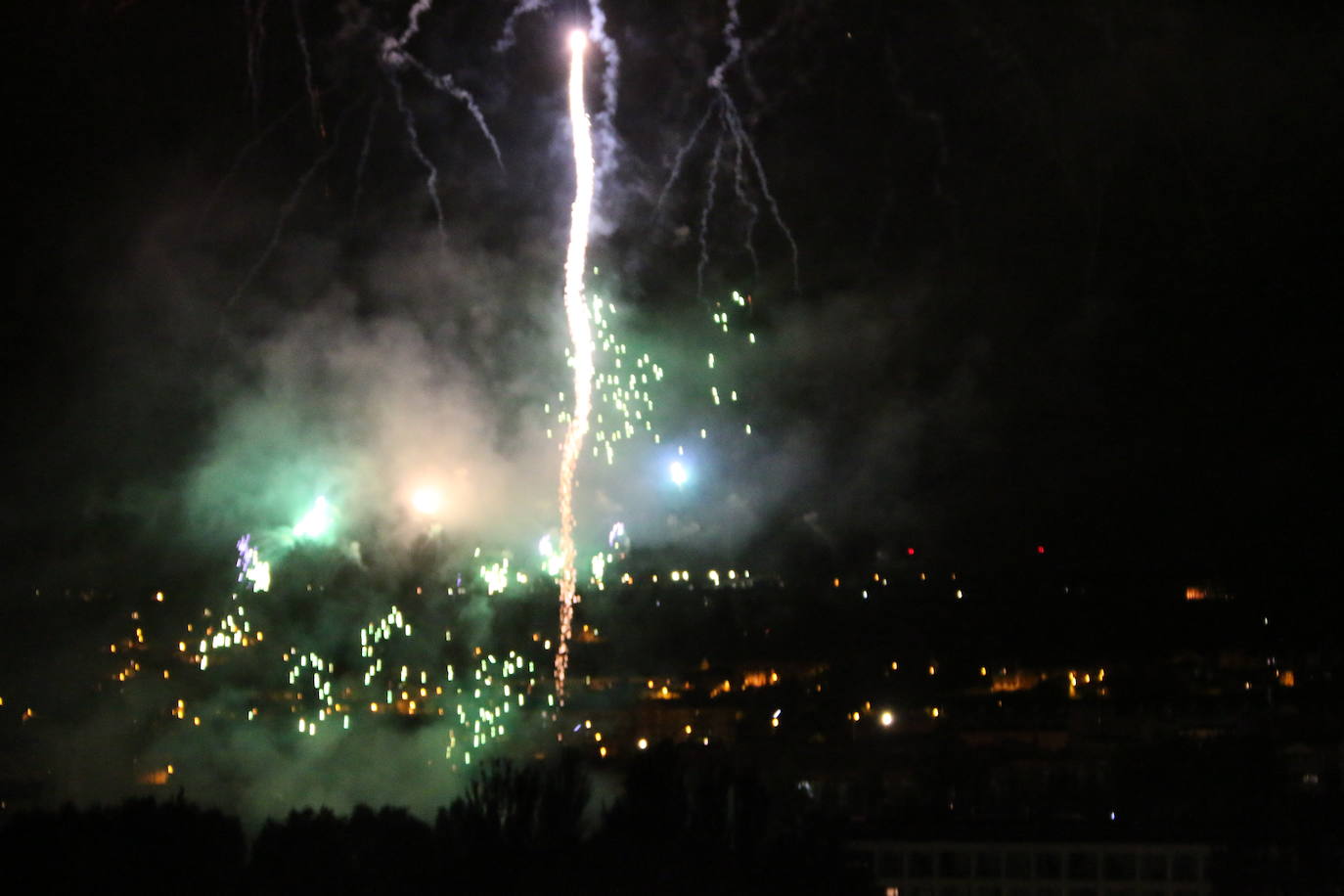 Fuegos artificiales en San Pedro