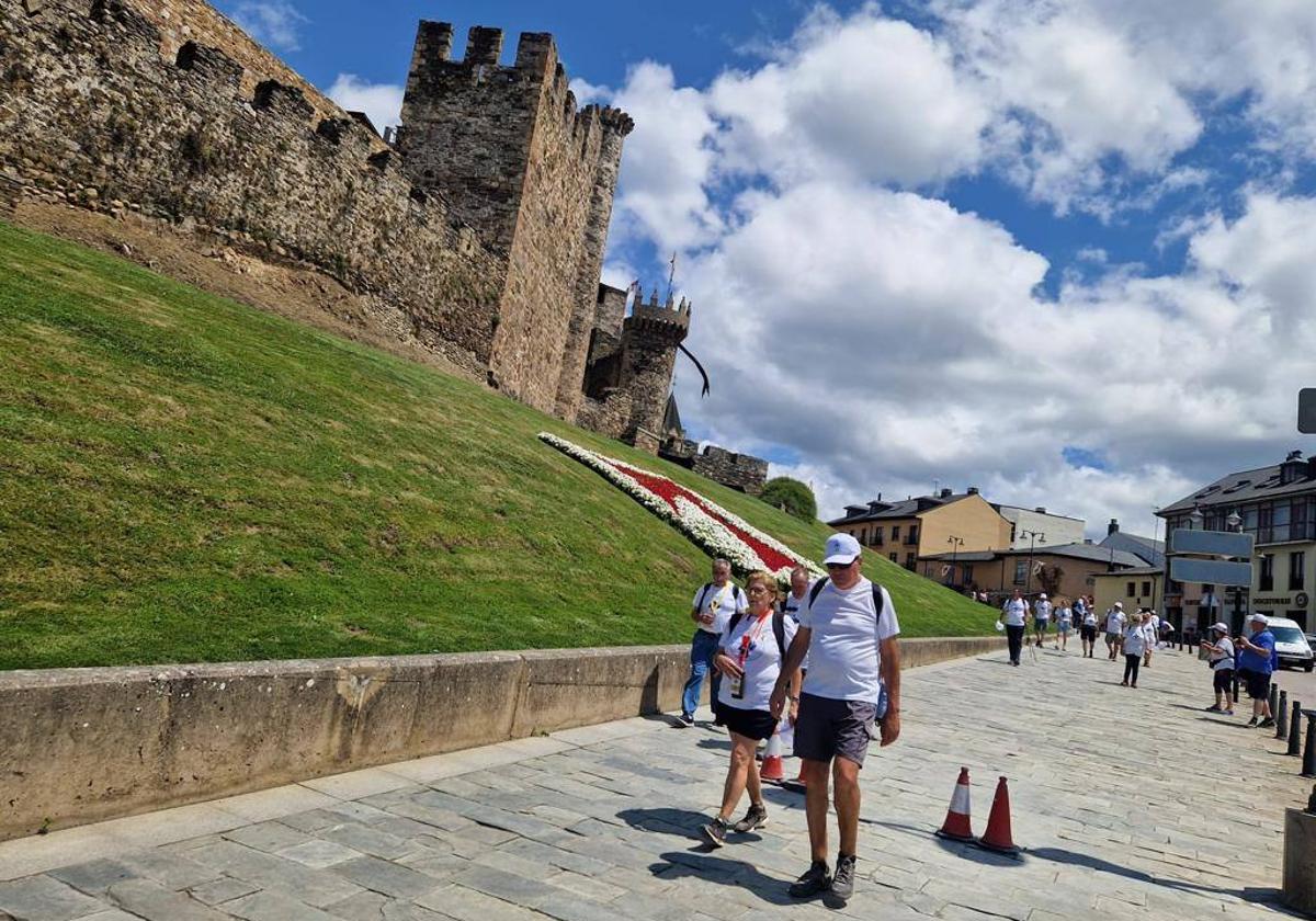 Alphas en Camino a su paso por Ponferrada.