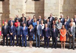 El rey Felipe VI inaugura en León la Cumbre Internacional que reúne en San Isidoro a parlamentarios de todo el mundo para celebrar el Día del Parlamentarismo.