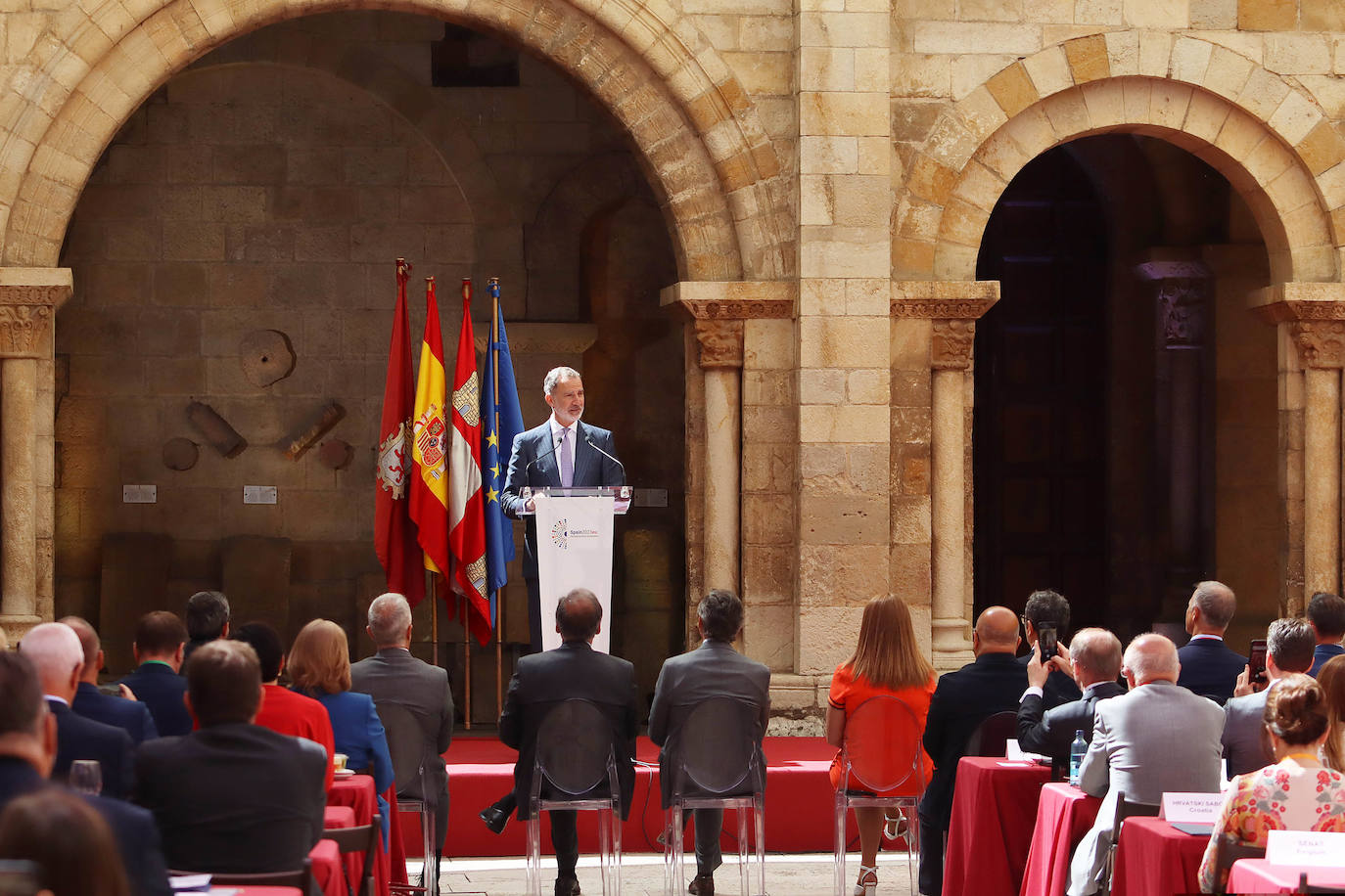 Primeras intervenciones en la Conferencia internacional