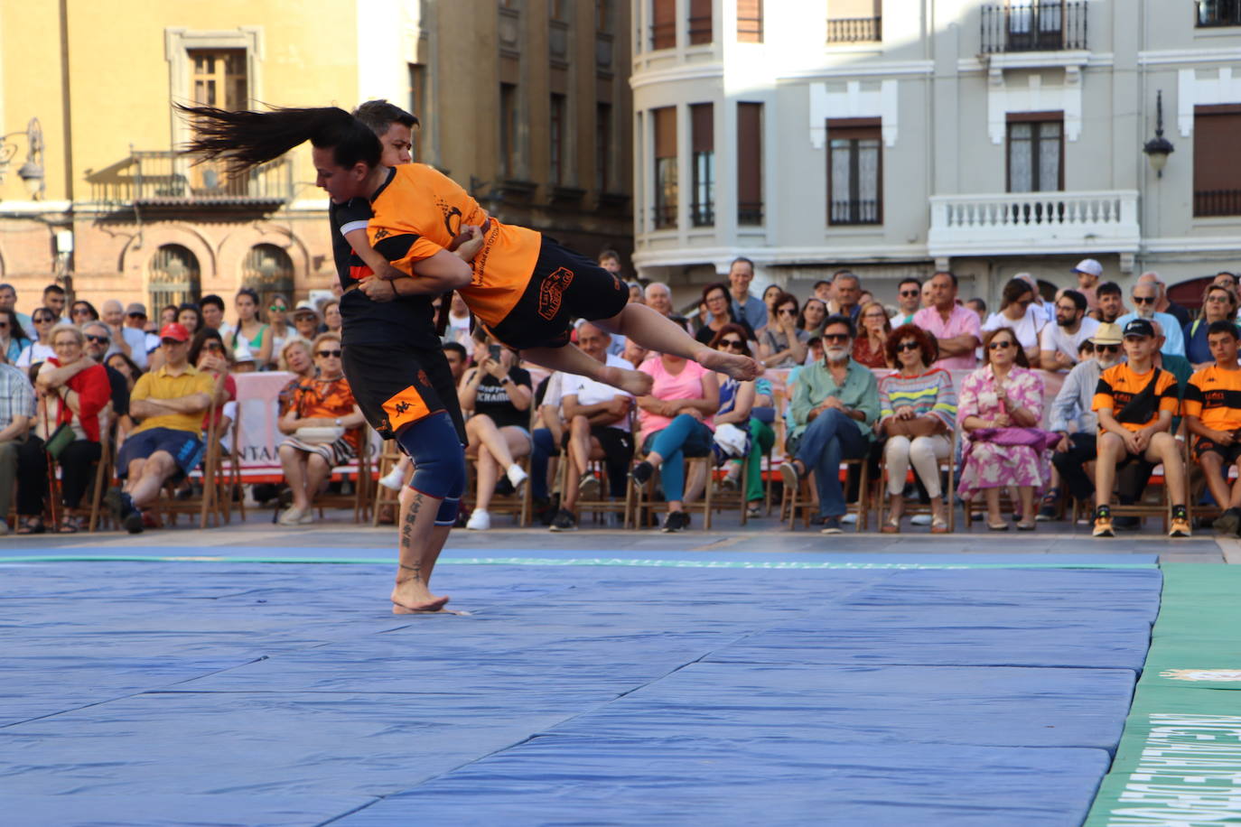 Canarias y León se hermanan con la lucha