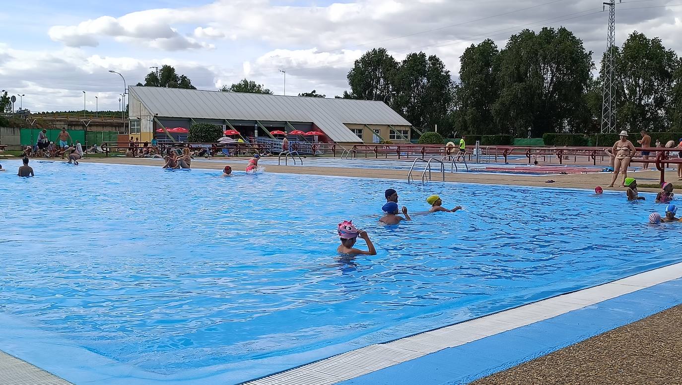 Un chapuzón en las Piscinas de La Bañeza