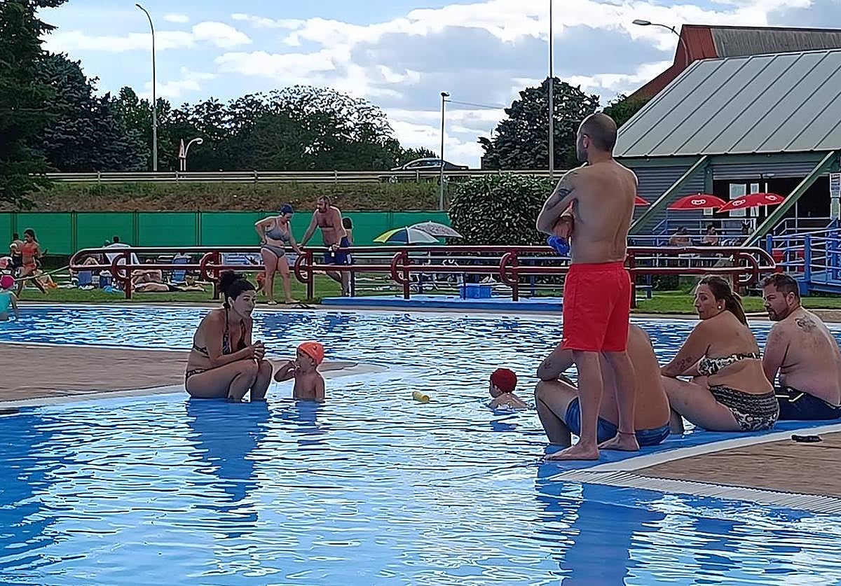 Imagen de las piscinas de La Bañeza.