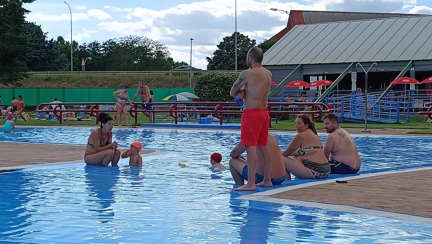 Un chapuzón en las Piscinas de La Bañeza