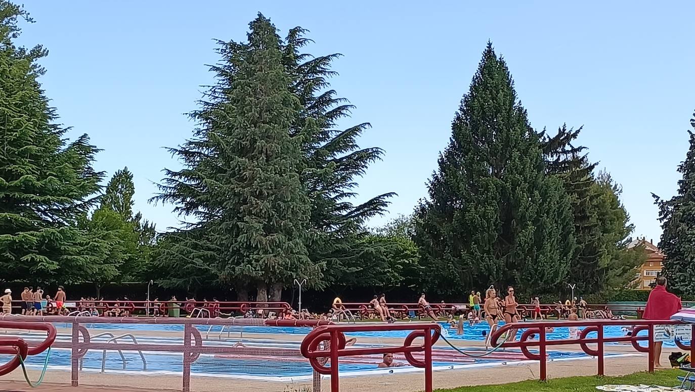 Un chapuzón en las Piscinas de La Bañeza