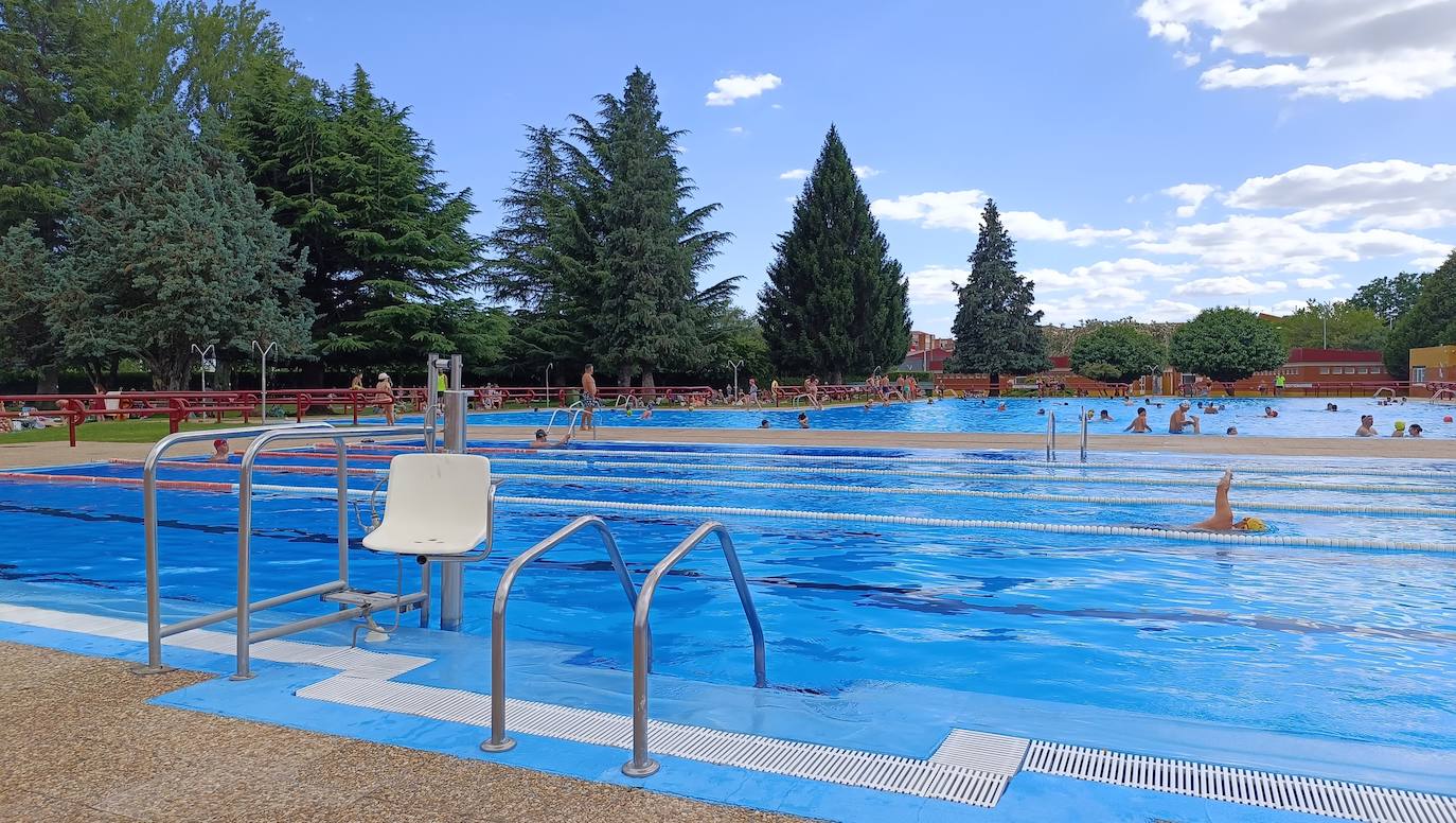 Un chapuzón en las Piscinas de La Bañeza