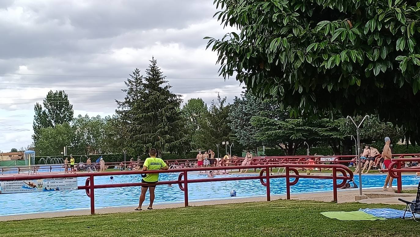 Un chapuzón en las Piscinas de La Bañeza