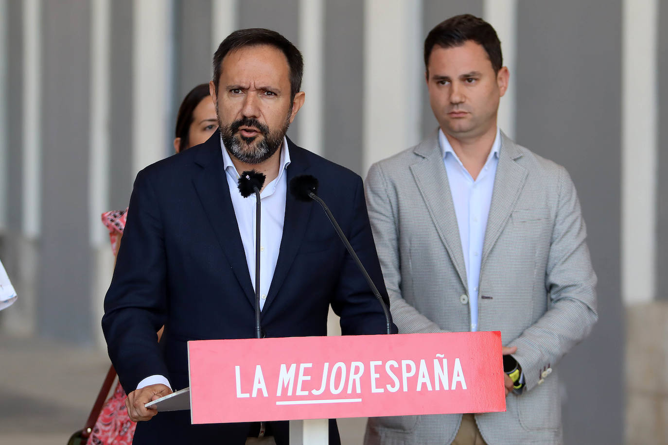 El portavoz de Transportes en el Congreso visita León