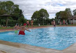 Piscina de Villoria de Órbigo en la localidad de Veguellina