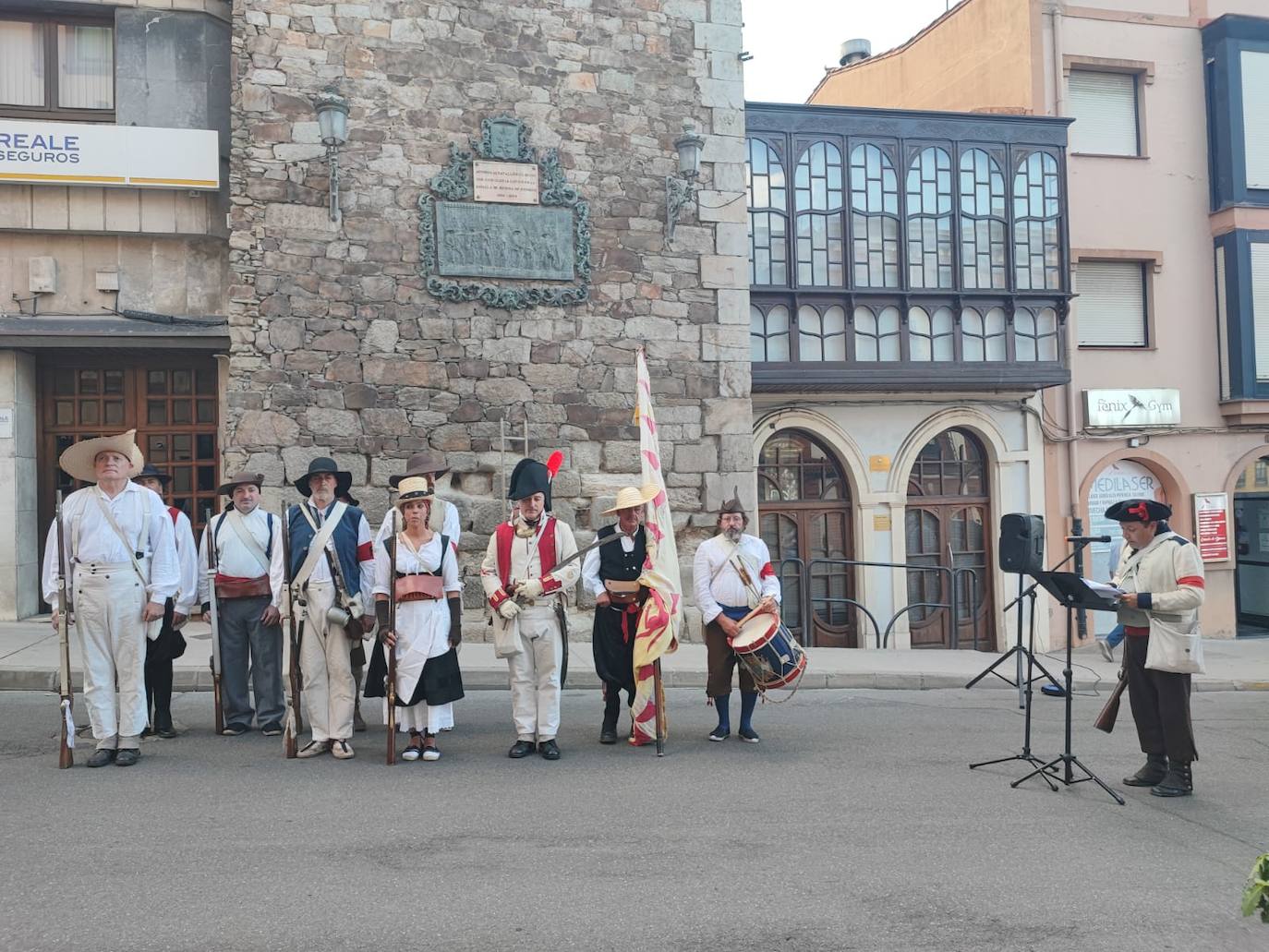 Voluntarios de León conmemora los 115 años de la batalla de Medina de Rioseco