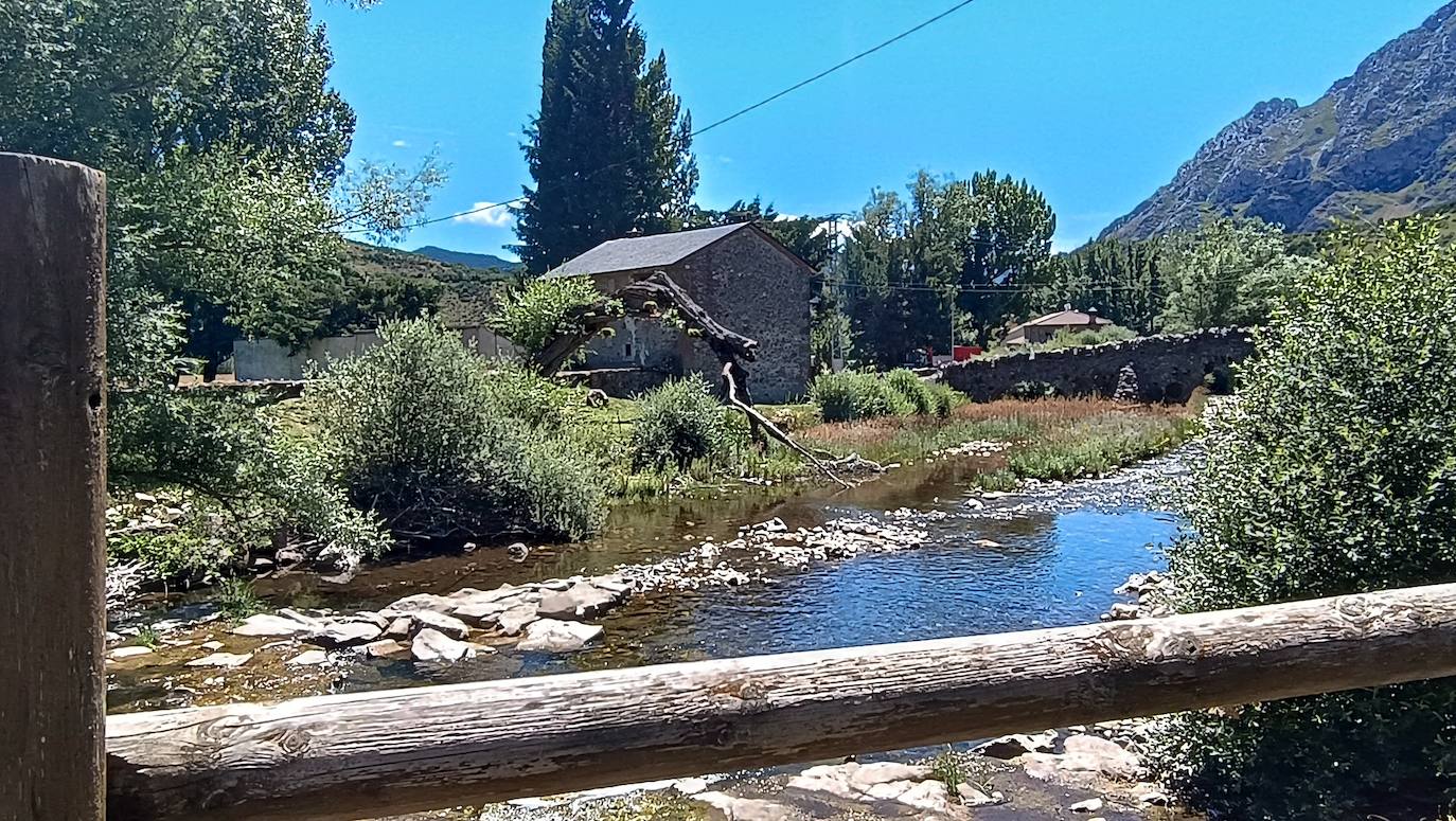 Playa fluvial de Valdelugueros