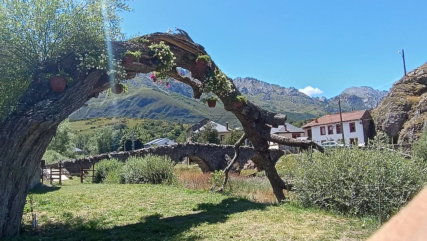 Playa fluvial de Valdelugueros