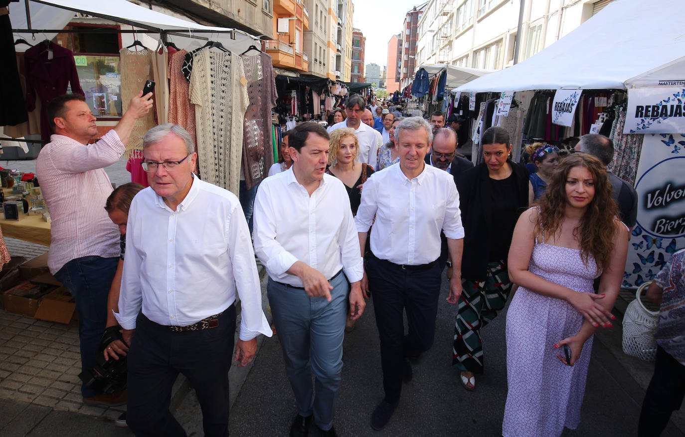 Los presidentes del PPCyL y del PP de Galicia participan en un acto de campaña