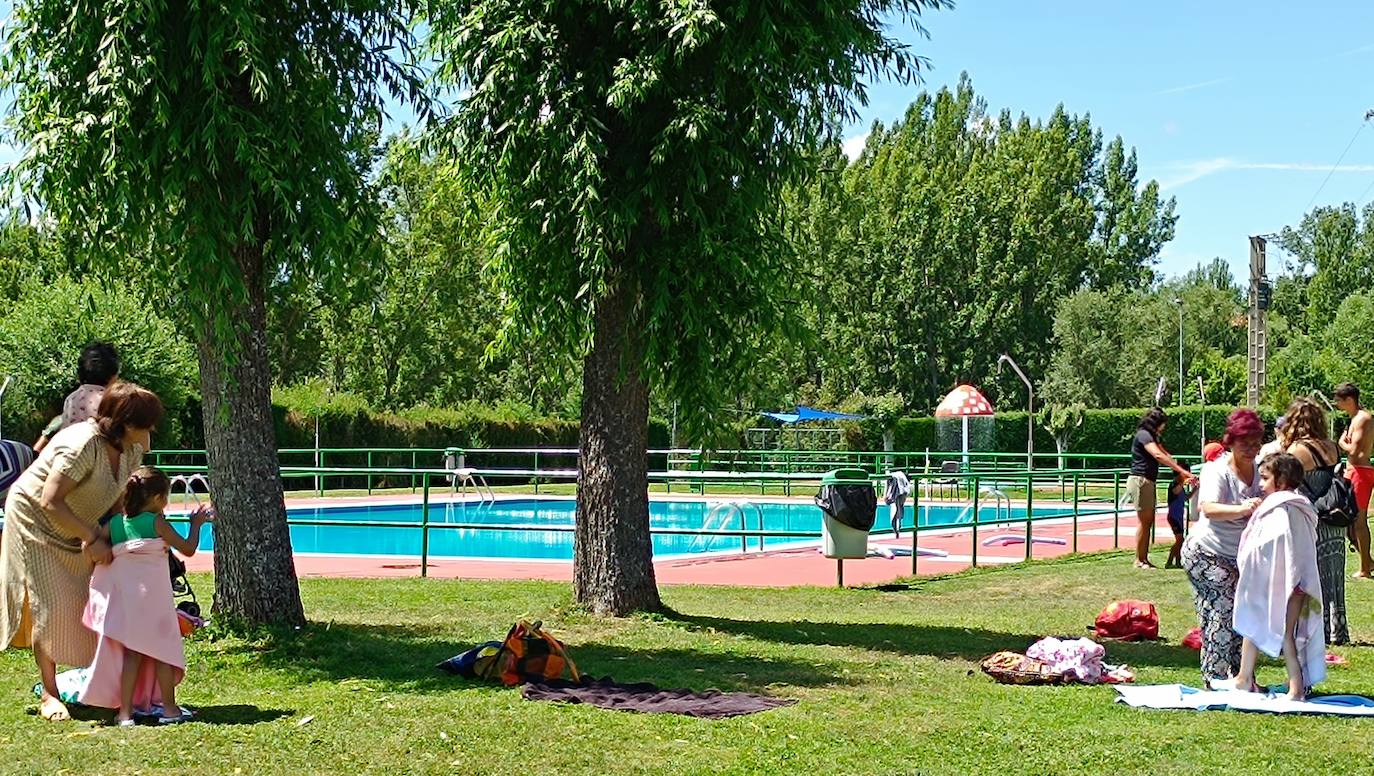 Piscinas en Matallana de Torío