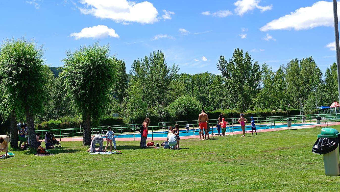 Piscinas en Matallana de Torío