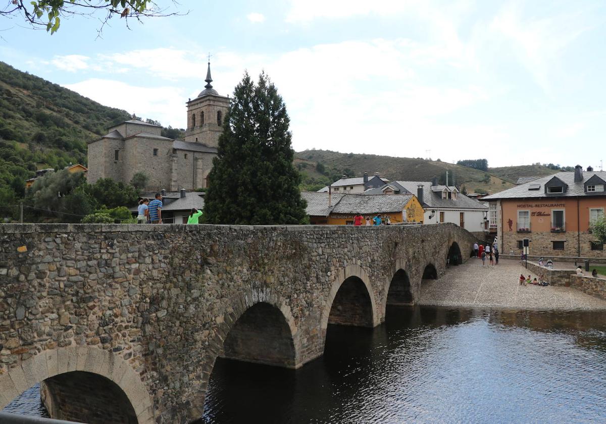 Vista de la localidad berciana de Molinaseca.