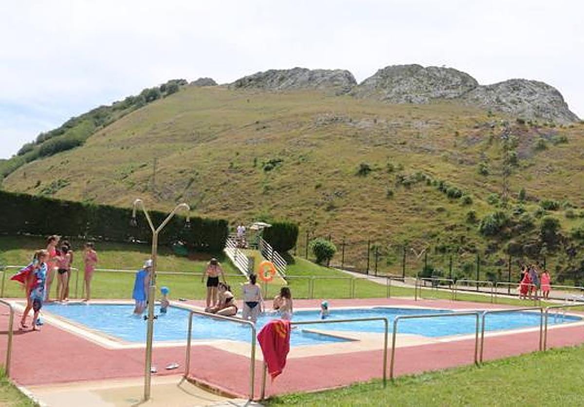 La piscina tuvo que cerrar sus puertas ante esta avería.