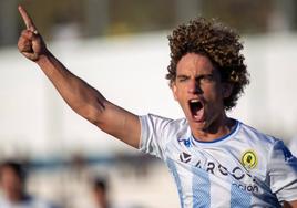 Antonio Alemán celebrando un gol con el Hércules B.