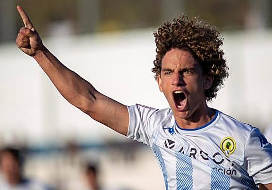 Antonio Alemán celebrando un gol con el Hércules B.