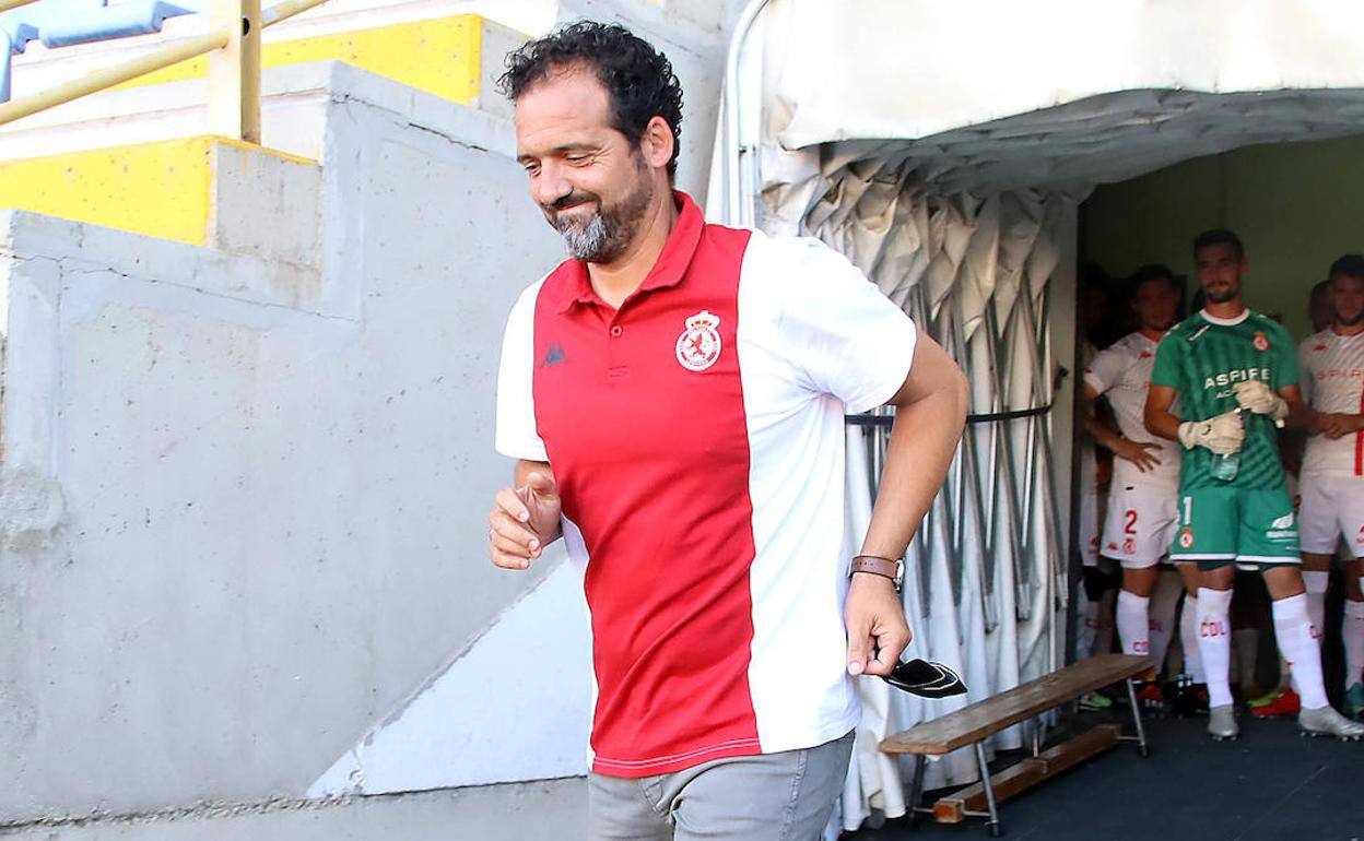 Ramón González, en un partido como técnico de la Cultural y Deportiva Leonesa.