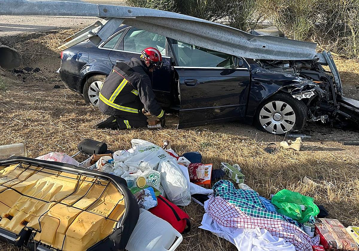 Salida de vía un turismo en la A-6 a la altura de Brazuelo.