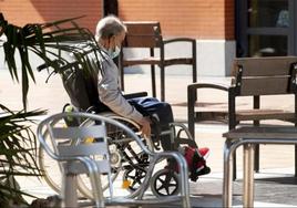 Imagen de una persona en una residencia de ancianos.