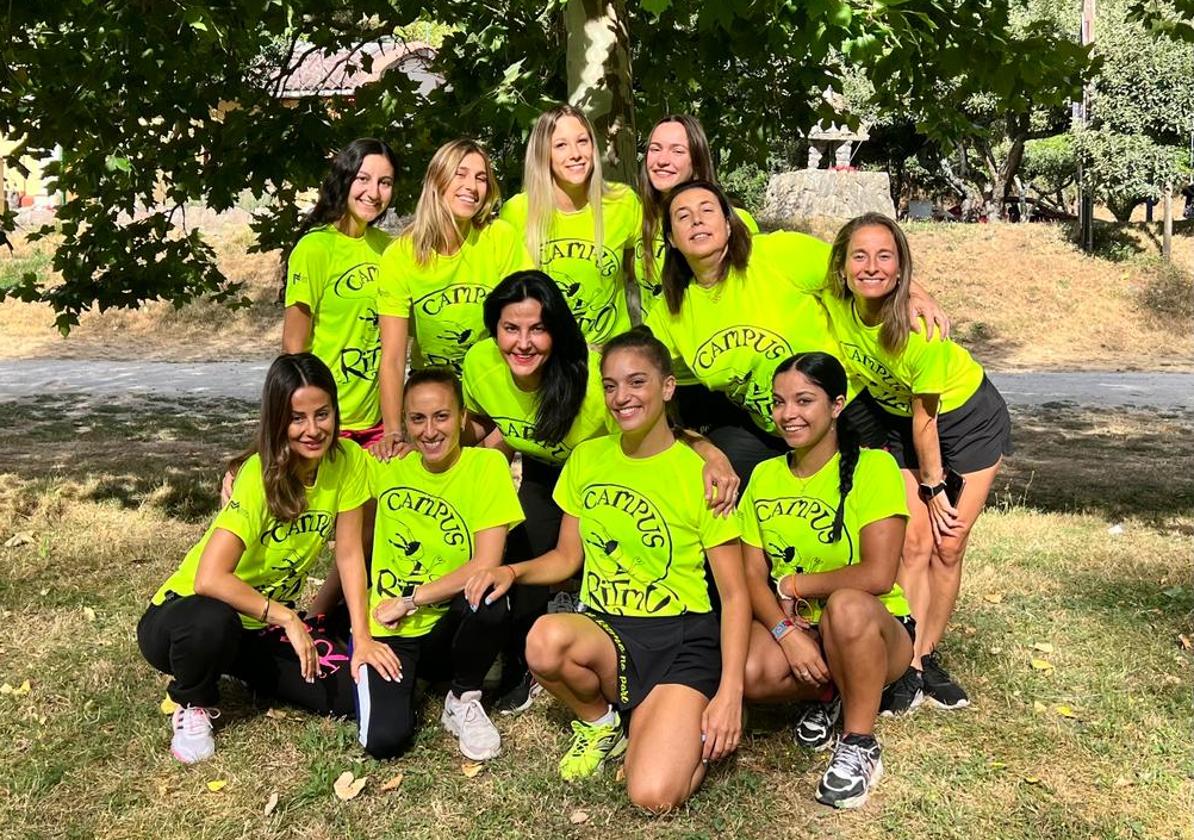 Entrenadoras del Club Ritmo en el campues de este verano.