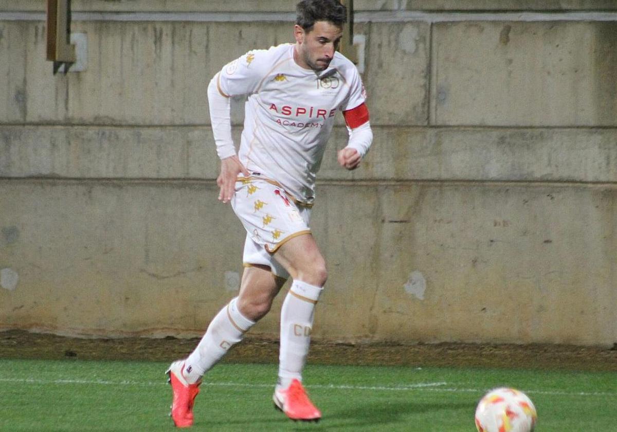 Julen Castañeda en un partido en el Reino de León.