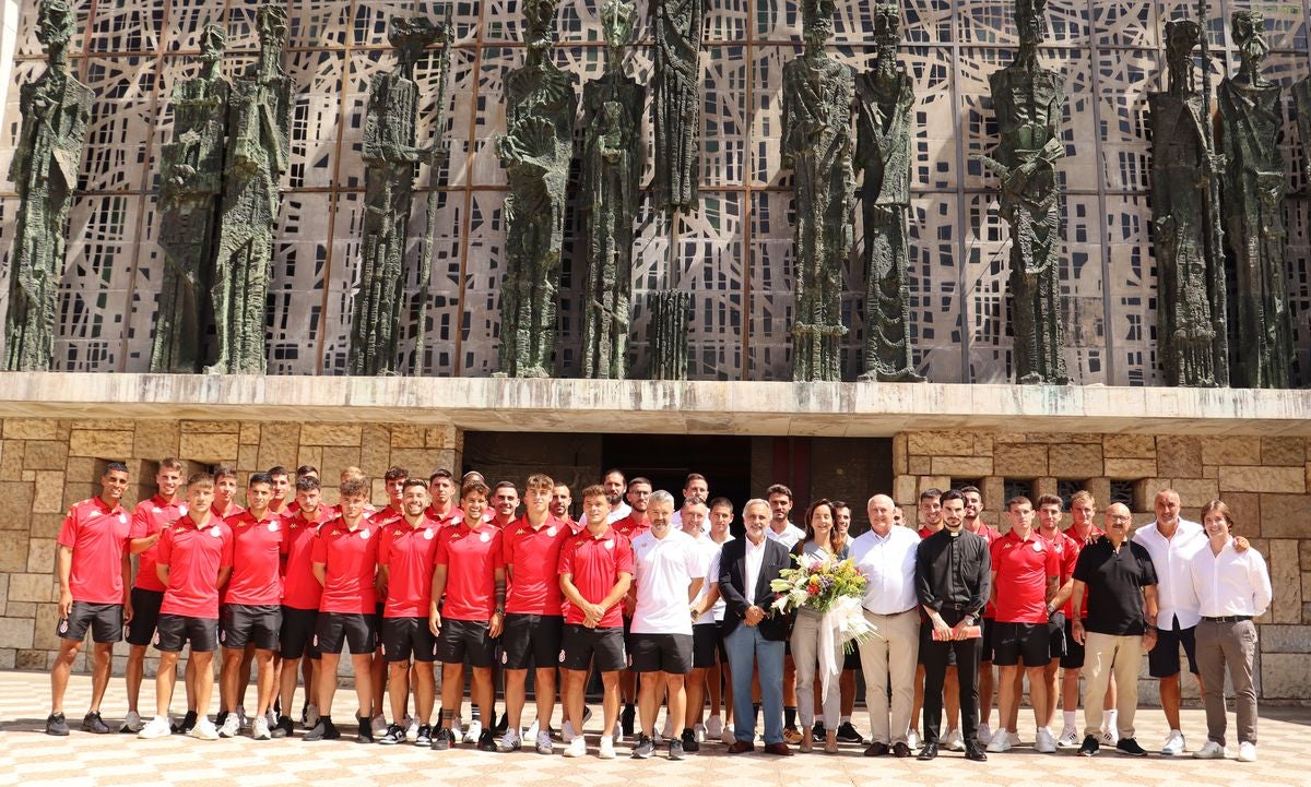 La Cultural realiza su tradicional ofrenda a La Virgen del Camino