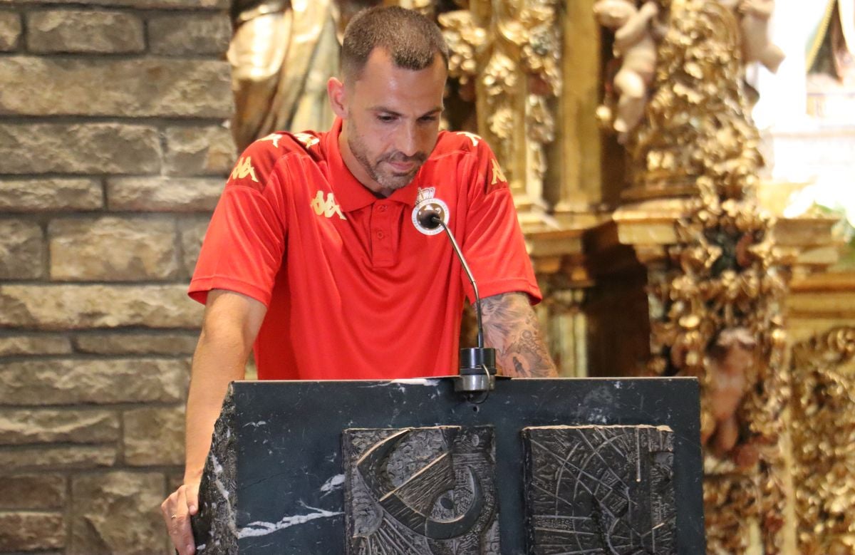 La Cultural realiza su tradicional ofrenda a La Virgen del Camino