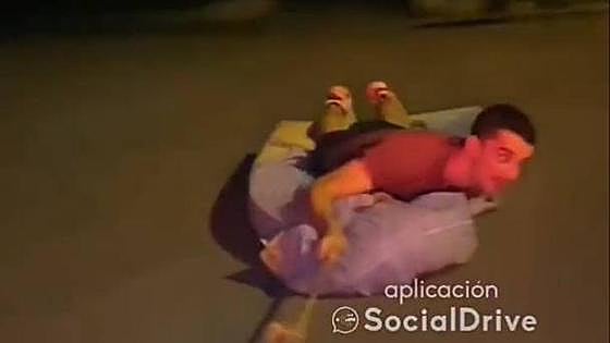 Temeridad en El Bierzo: arrastran con el coche a un joven subido a un colchón
