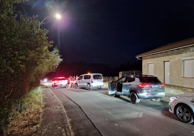 Las carreteras de acceso a las localidades que podrían verse afectadas han sido cortadas.