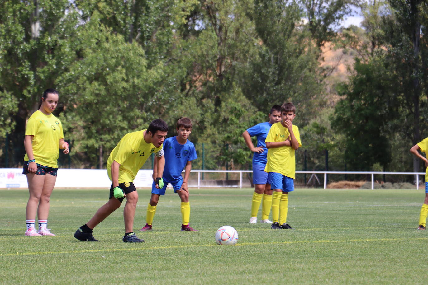 Partido solidario en Santovenia de la Valdoncina