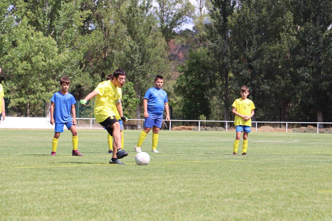 Partido solidario en Santovenia de la Valdoncina