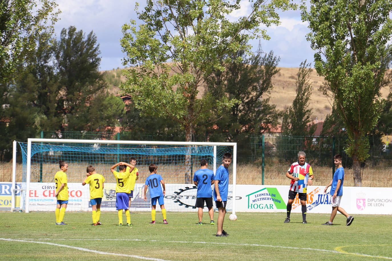 Partido solidario en Santovenia de la Valdoncina