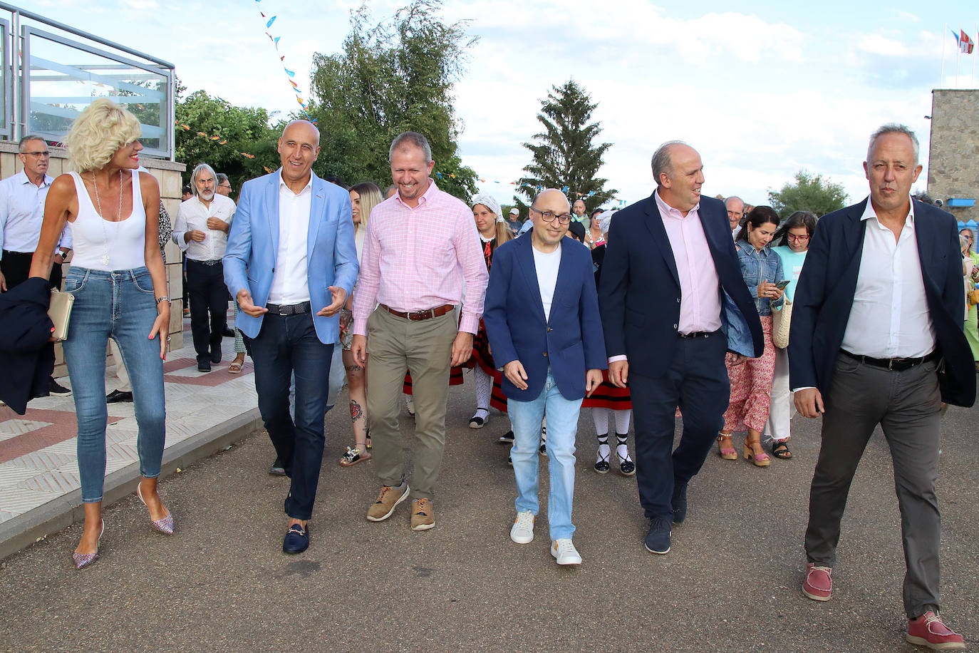 EL actor Jesús Vidal lee el pregón de las fiestas de la casa de Asturias en León