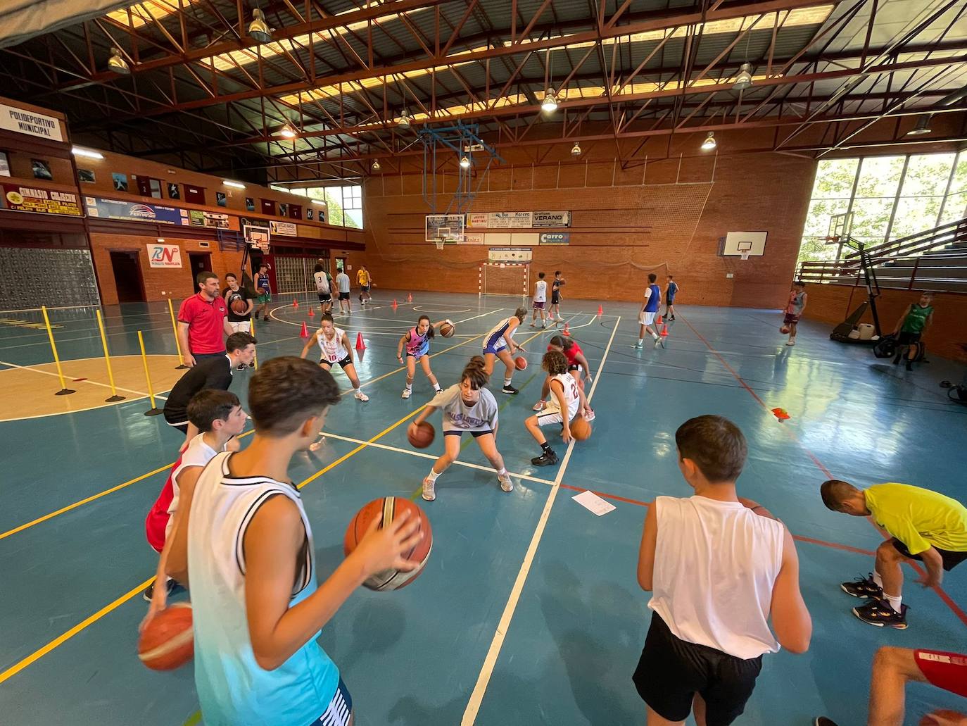 Más de 220 jugadores dan lustre al Campus &#039;Pienso en Basket&#039; del Reino de León