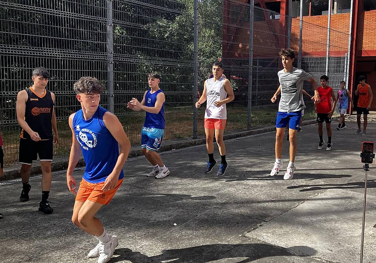 Más de 220 jugadores dan lustre al Campus &#039;Pienso en Basket&#039; del Reino de León