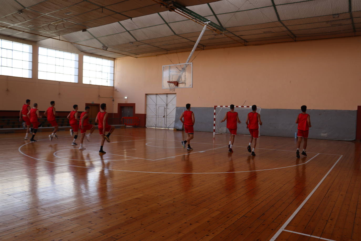 Jugadores de la Cultural en el primer entrenamiento.