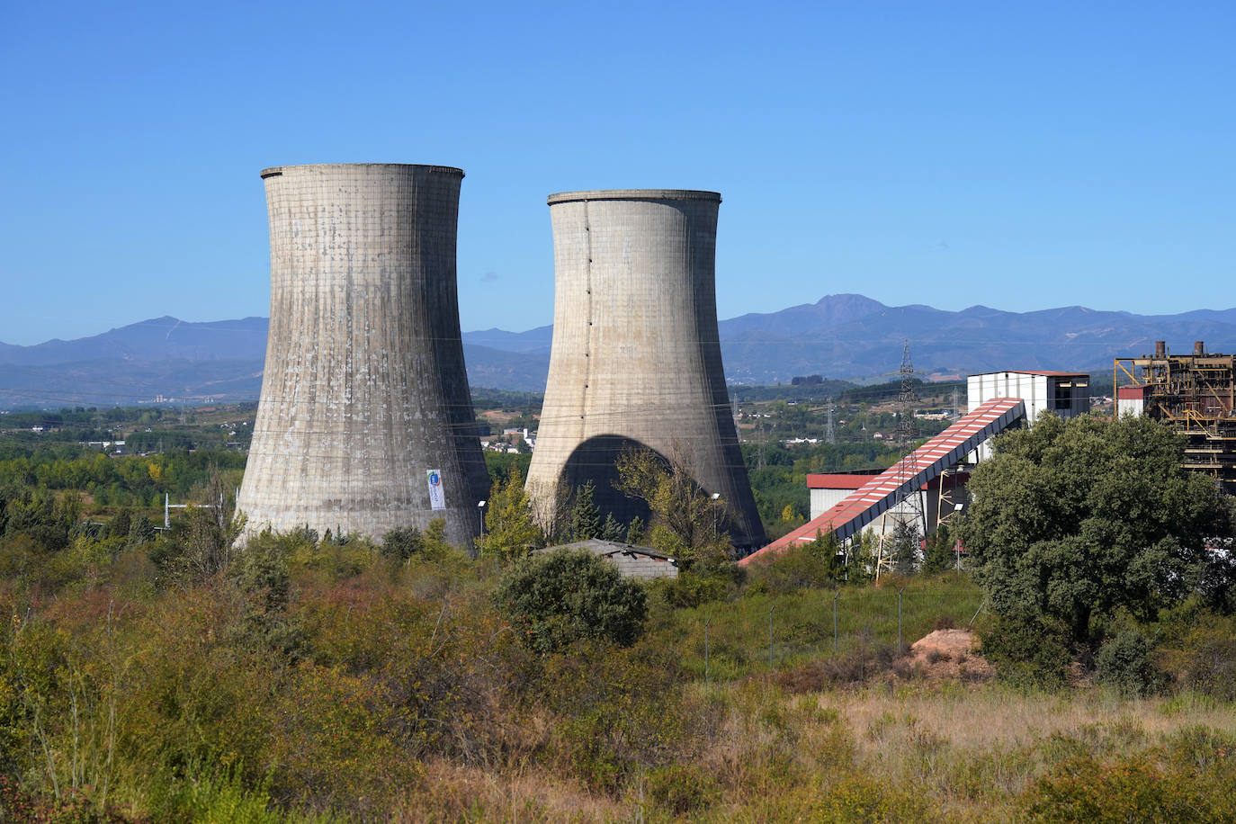 El final del símbolo de la riqueza industrial y minera del Bierzo