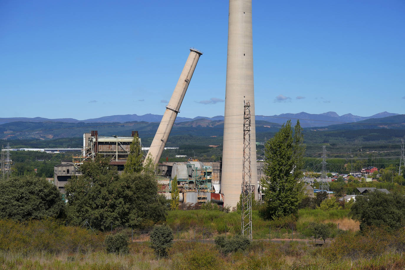 El final del símbolo de la riqueza industrial y minera del Bierzo