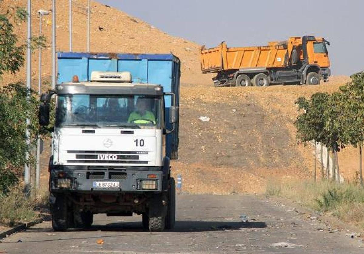 Ecologistas cargan contra el «macrovertedero» de San Justo de la Vega.