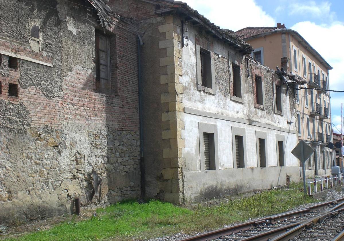 Fábrica de harinas la Moderna, destruida hace 2 años con nocturnidad y alevosía para construir una calle hacia la nada.